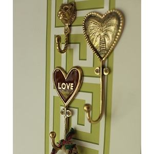 DOING GOODS HOLIDAY HEART HOOK<br>