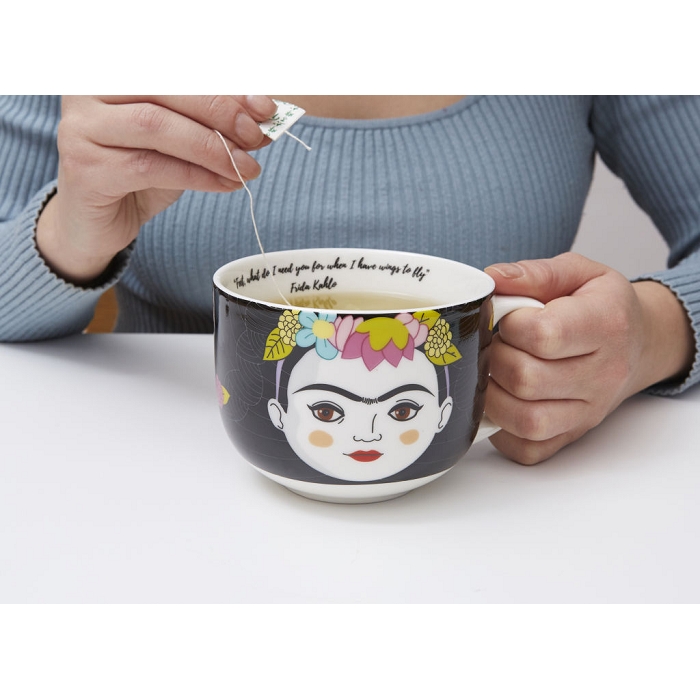 Kikkerland mug frida khalo 2638801_2