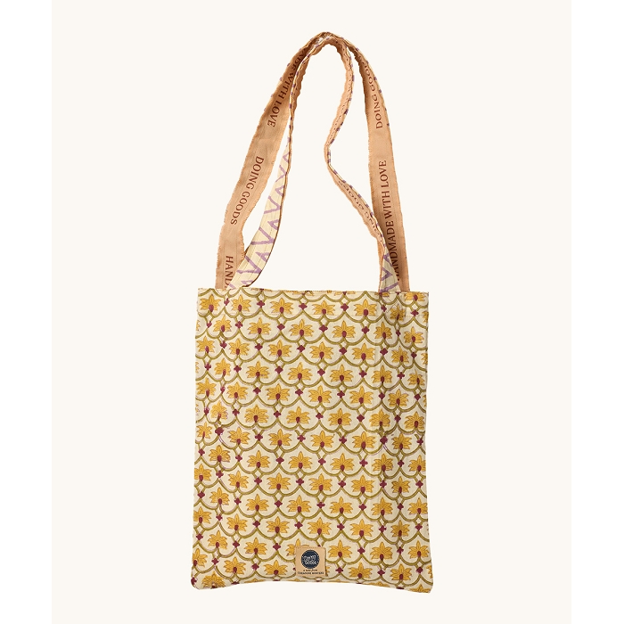 Doing goods dani single throw in tote bag 5073701_2