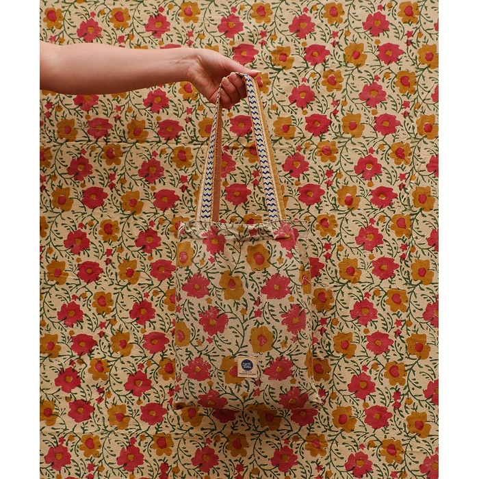 Doing goods evy single throw in totebag 